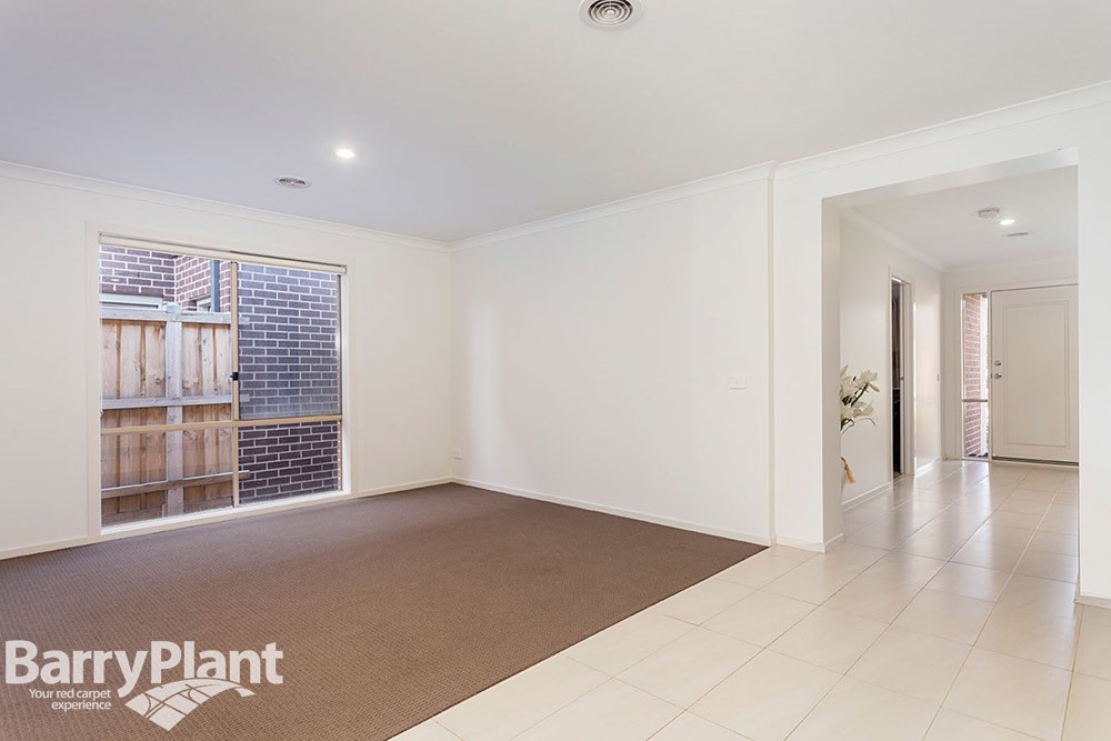 15 Santorini Crescent, Point Cook, VIC 3030, Point Cook - Thumbnail 2