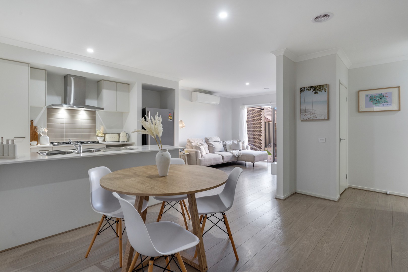 15 Scaevola Road, Craigieburn, VIC 3064, Craigieburn - Thumbnail 3