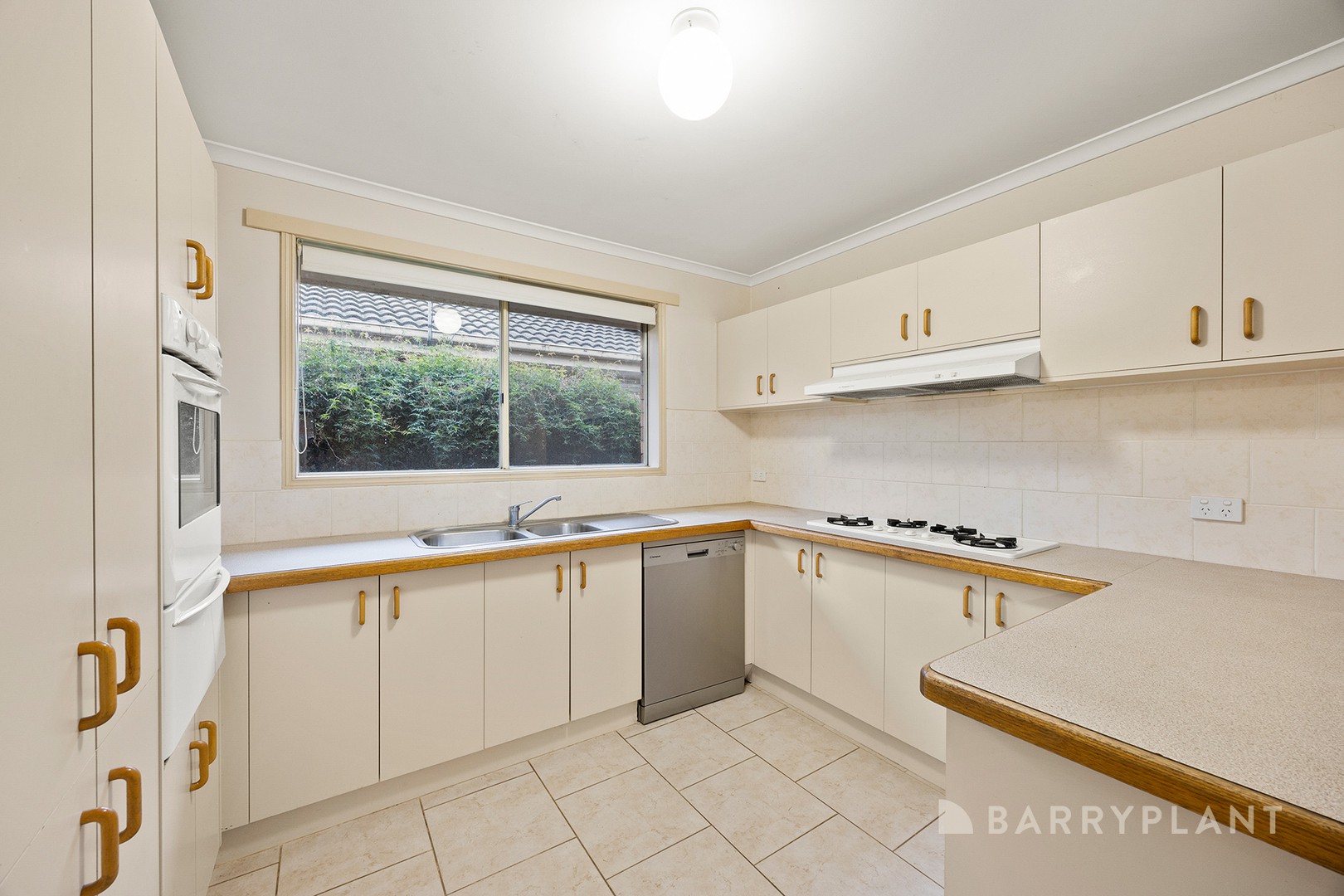 15 Shaftsbury Avenue, Berwick, VIC 3806, Berwick - Thumbnail 4