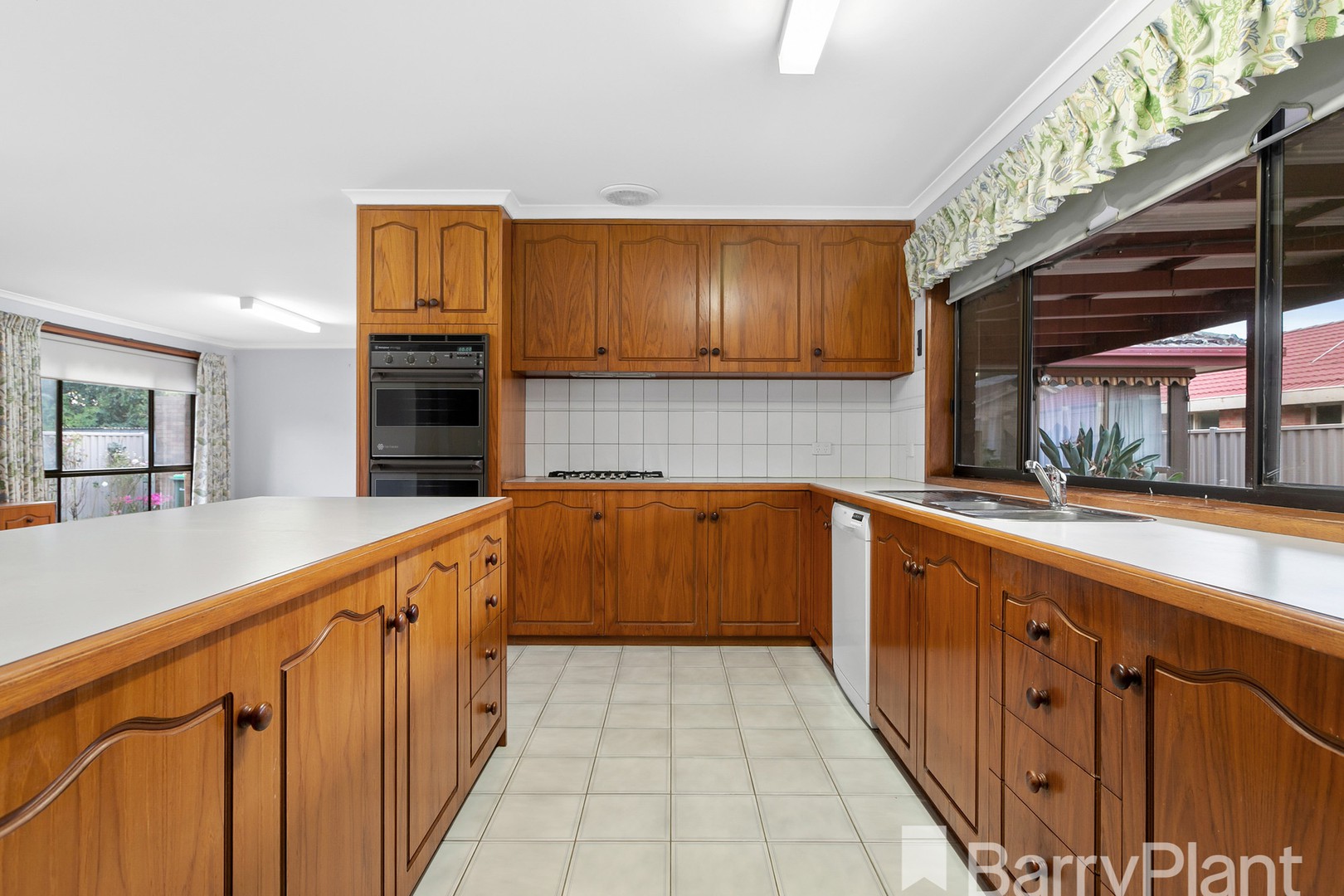15 Shaw Avenue, Wendouree, VIC 3355, Wendouree - Thumbnail 5