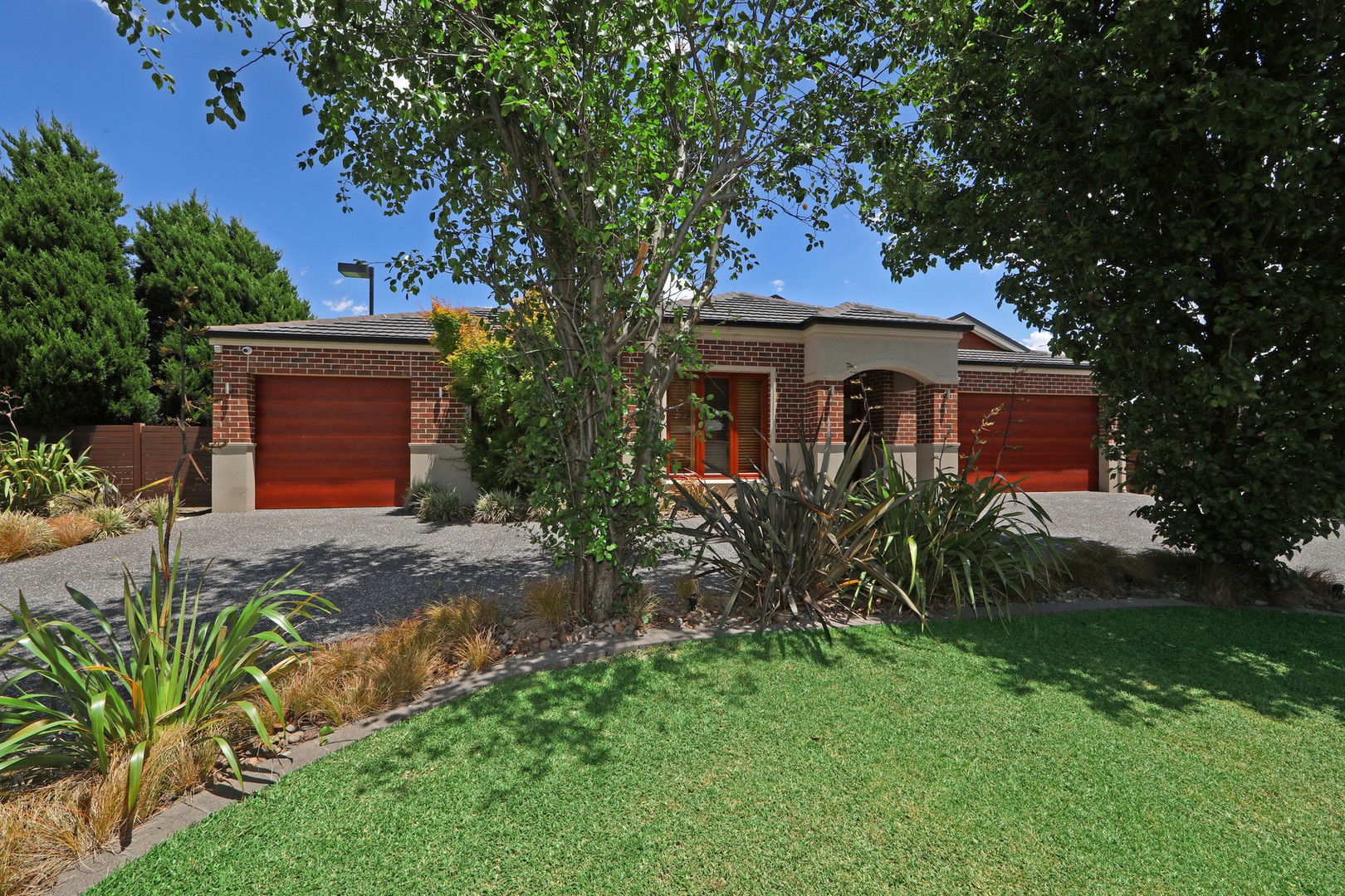 15 Sherwood Way, Lysterfield, VIC 3156 - Thumbnail 2 - 16/04/2024