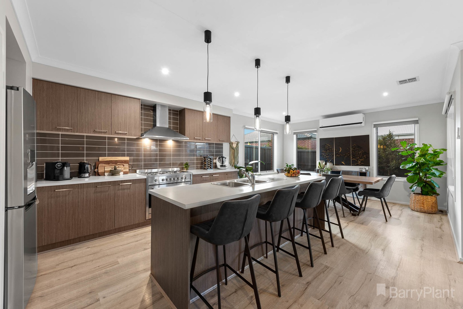 15 Sloane Drive, Clyde North, VIC 3978, Clyde North - Thumbnail 2