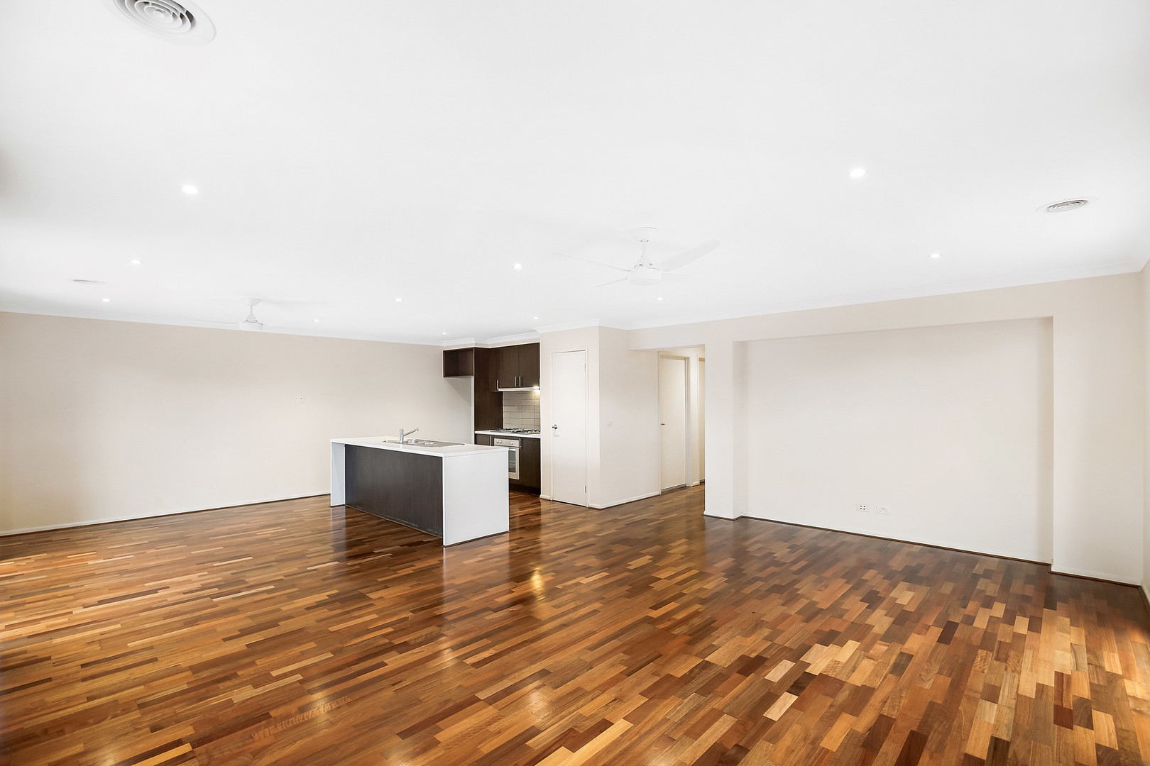 15 Snugburgh Way, Epping, VIC 3076 - Thumbnail 2 - 24/08/2026