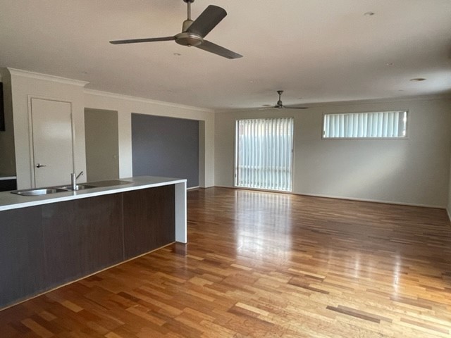 15 Snugburgh Way, Epping, VIC 3076, Epping - Thumbnail 4