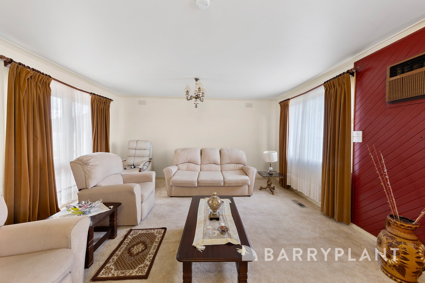 15 Somerton Crescent, St Albans, VIC 3021, St Albans - Thumbnail 3