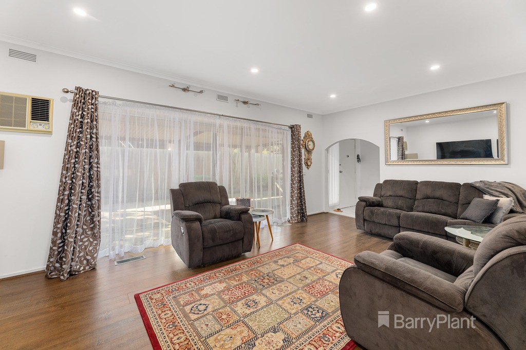 15 Songbird Avenue, Chirnside Park, VIC 3116, Chirnside Park - Thumbnail 2