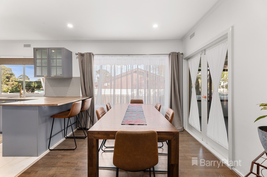 15 Songbird Avenue, Chirnside Park, VIC 3116, Chirnside Park - Thumbnail 4