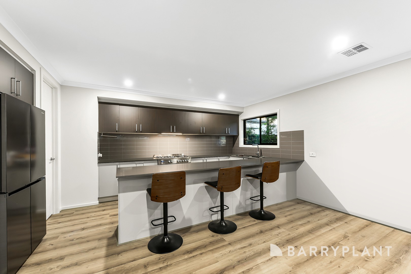 15 Sora Court, Berwick, VIC 3806 - Thumbnail 2 - 14/08/2026