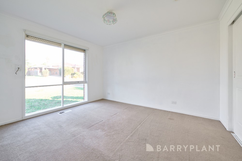 15 Springfield Crescent, Hampton Park, VIC 3976 - Thumbnail 1 - 08/05/2026