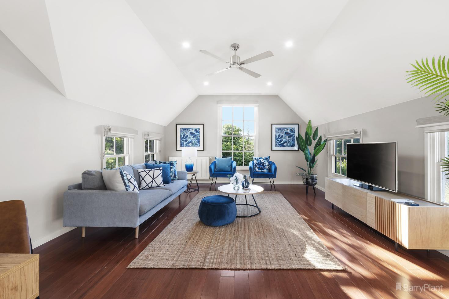 15 Stanton Crescent, Rosanna, VIC 3084 - Thumbnail 2 - 31/01/2023