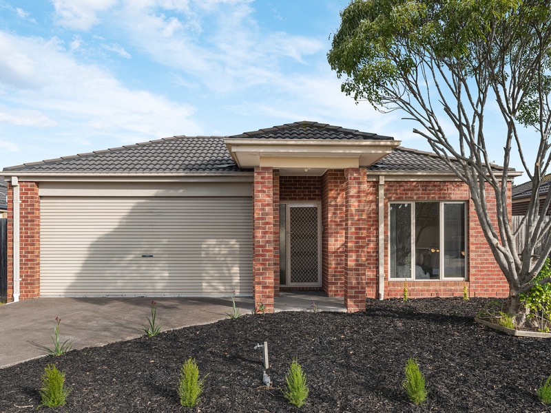 15 Sweet Pea Drive, Pakenham, VIC 3810 - Image - 12/08/2025