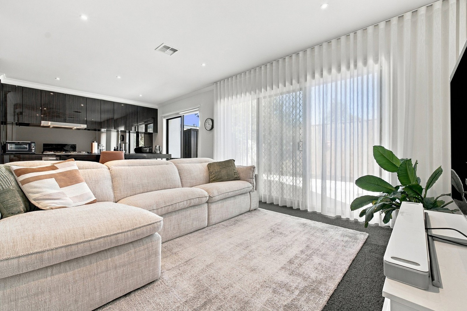 15 Talara Close, Springvale, VIC 3171 - Thumbnail 2 - 26/10/2026