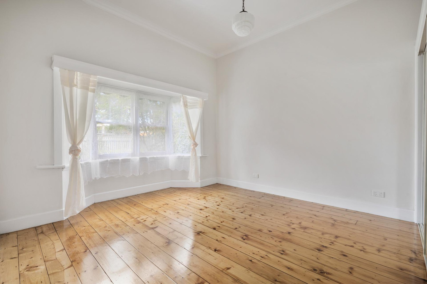 15 Tennyson Avenue, Preston, VIC 3072, Preston - Thumbnail 4