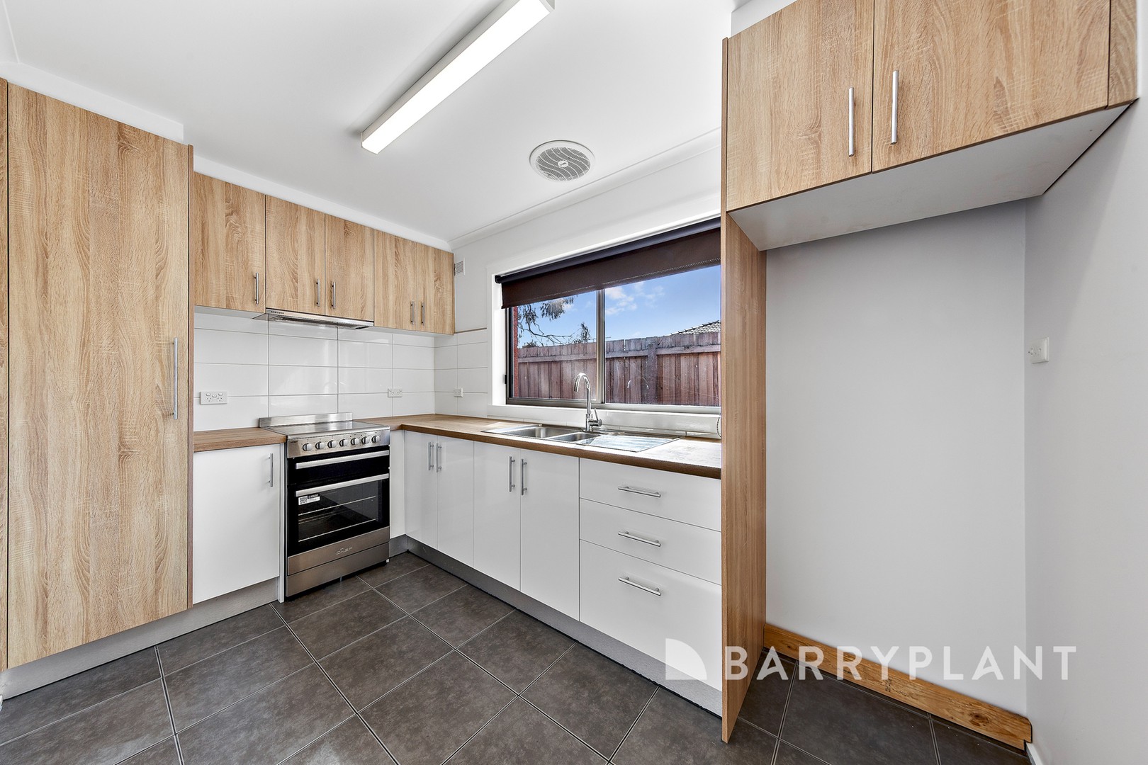15 Trinacria Court, Deer Park, VIC 3023 - Thumbnail 2 - 11/09/2026