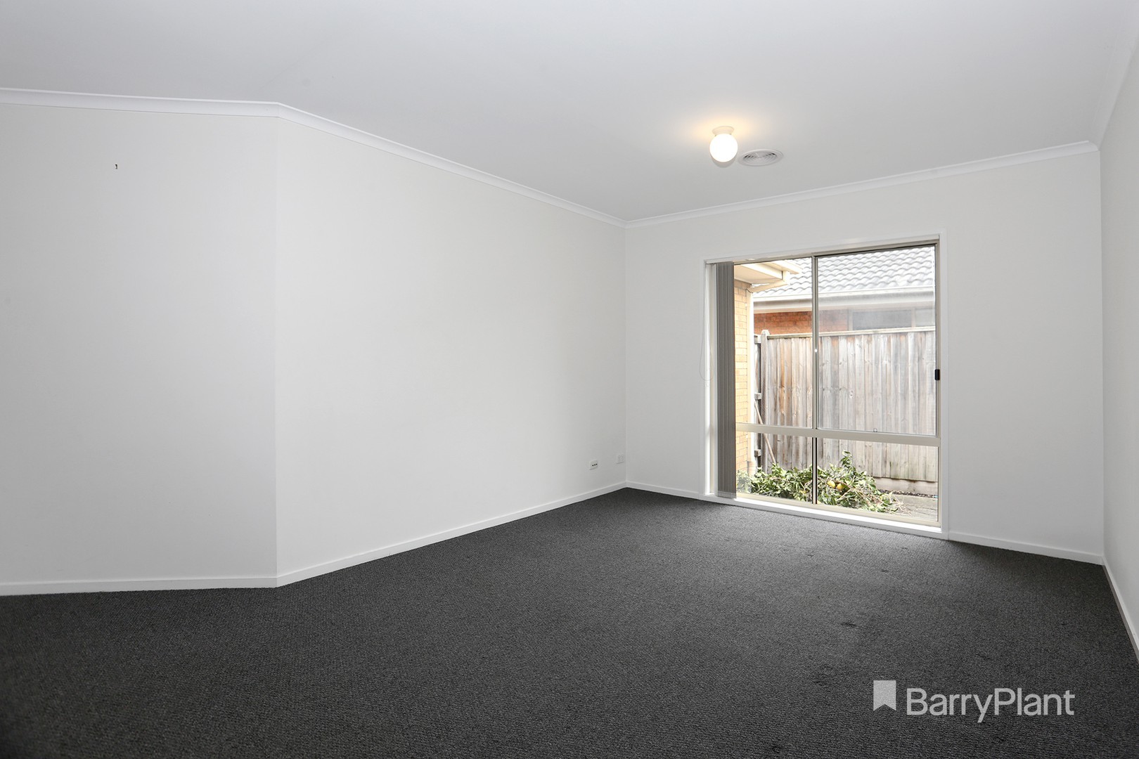 15 Tyrone Avenue, Pakenham, VIC 3810 - Thumbnail 1 - 18/11/2022