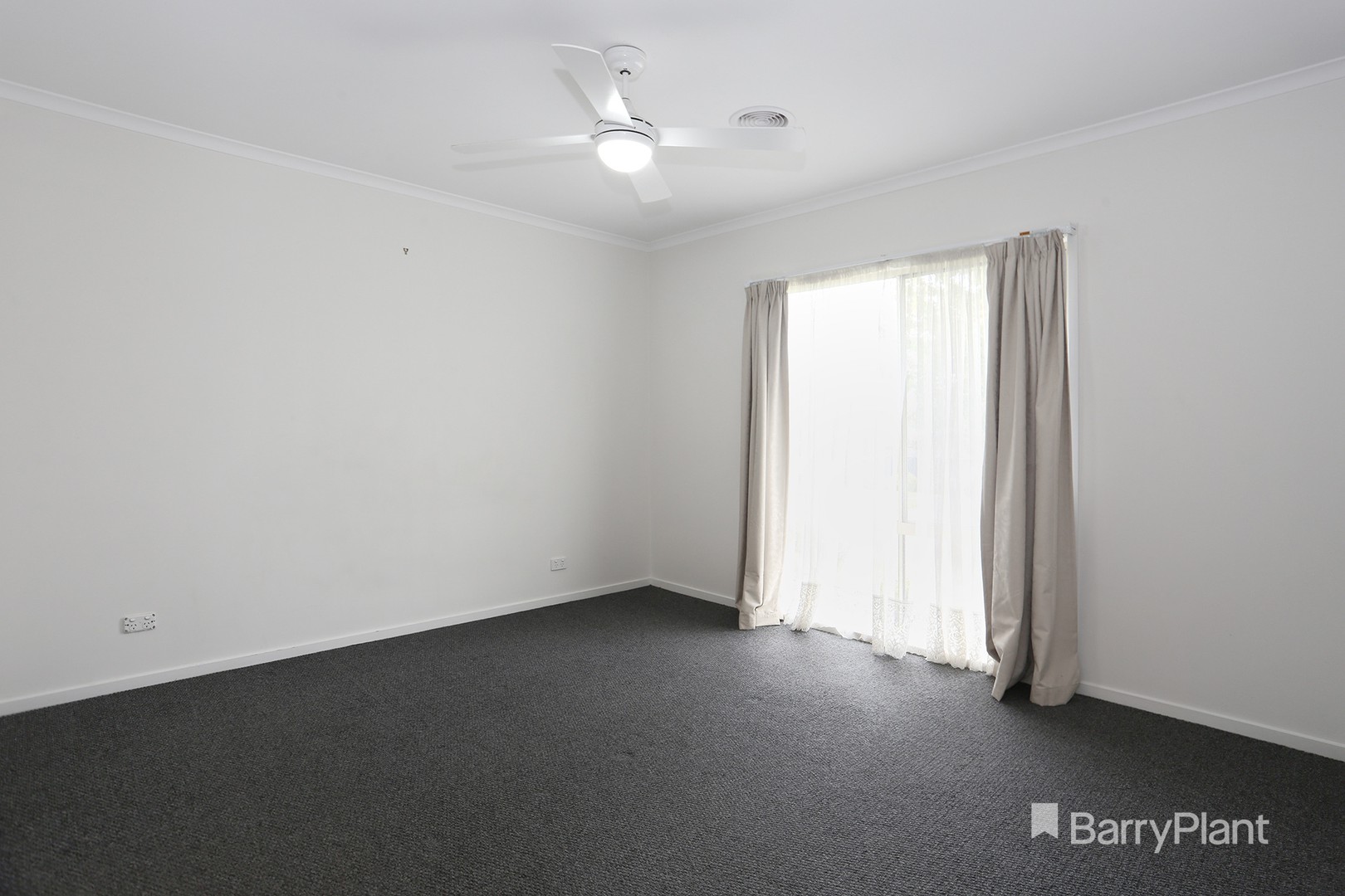15 Tyrone Avenue, Pakenham, VIC 3810, Pakenham - Thumbnail 4