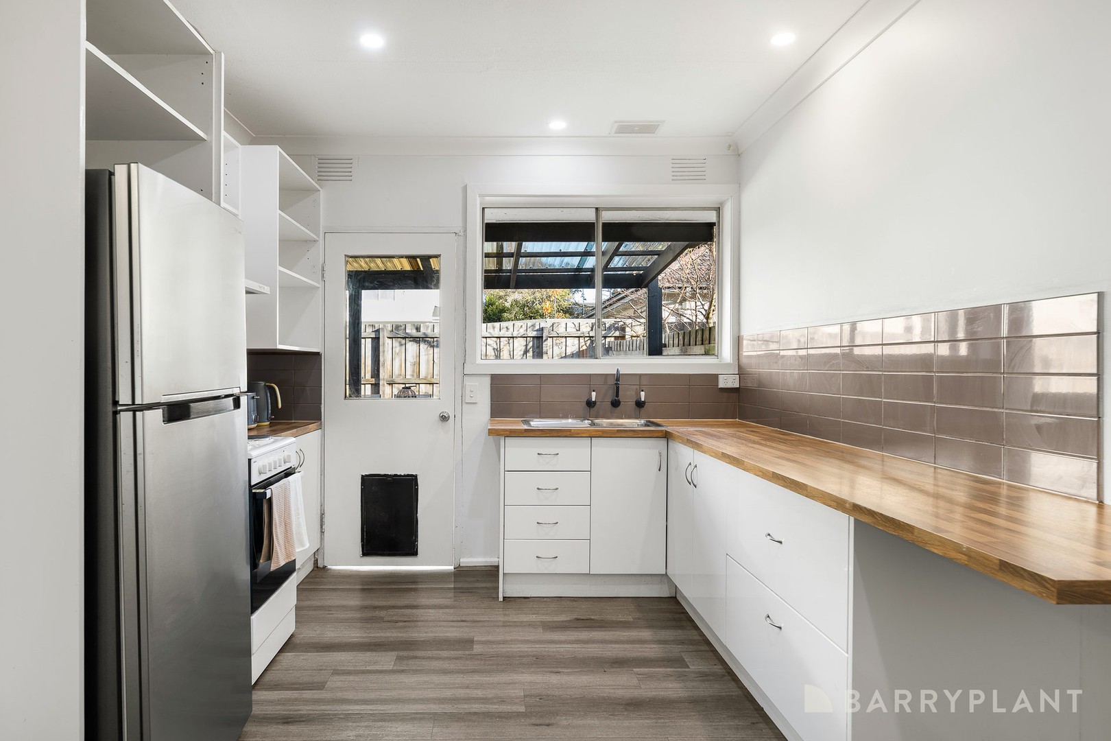 15 Venetian Court, Croydon, VIC 3136 - Thumbnail 2 - 24/06/2025