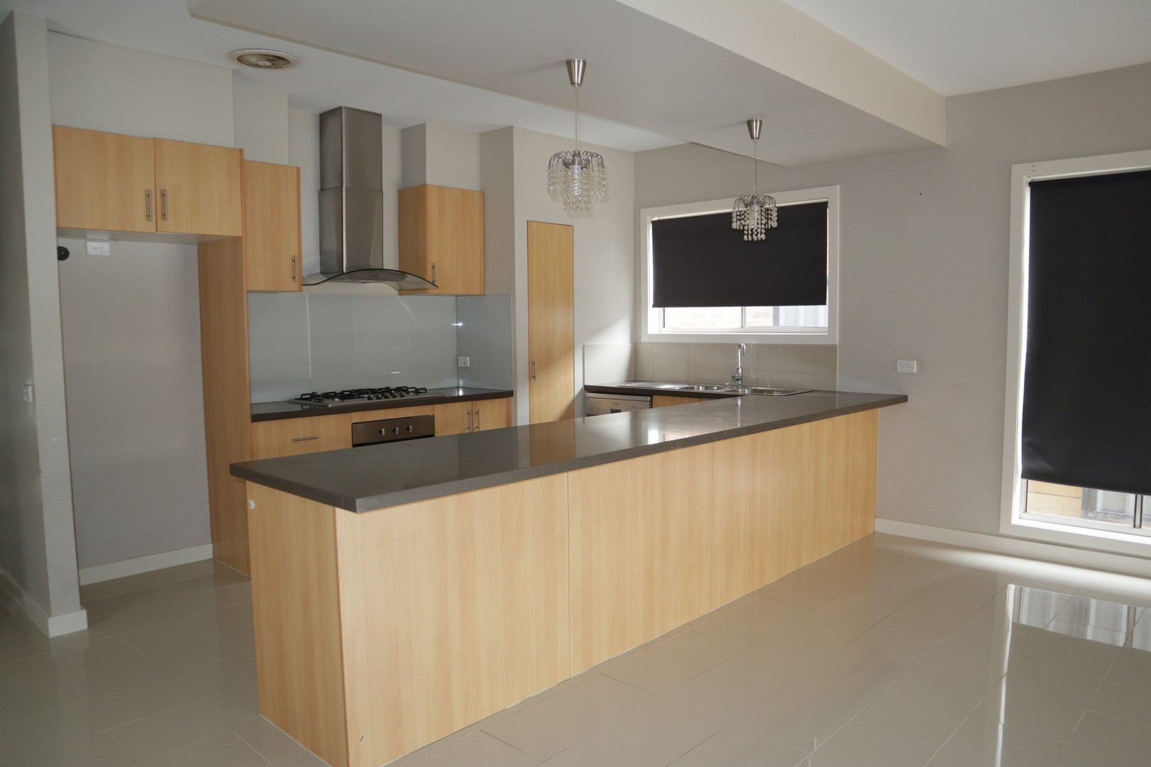 15 Viewside Crescent, Craigieburn, VIC 3064, Craigieburn - Thumbnail 2