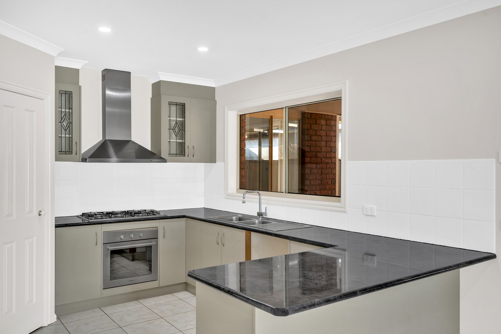 15 Villawood Avenue, Roxburgh Park, VIC 3064, Roxburgh Park - Thumbnail 3