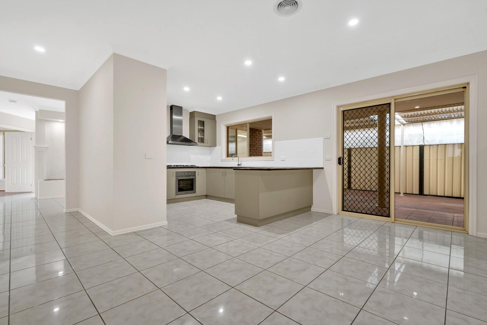 15 Villawood Avenue, Roxburgh Park, VIC 3064, Roxburgh Park - Thumbnail 4