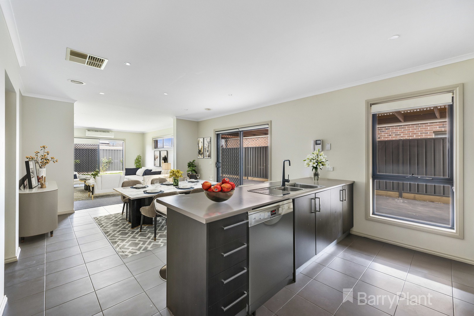 15 Wakefields Drive, Brookfield, VIC 3338, Brookfield - Thumbnail 3