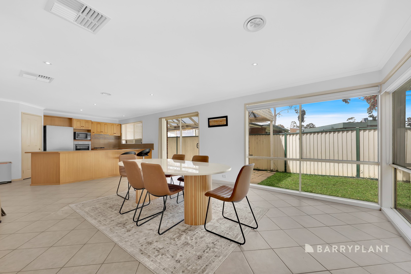 15 Wallaby Walk, South Morang, VIC 3752 - Thumbnail 1 - 08/12/2025