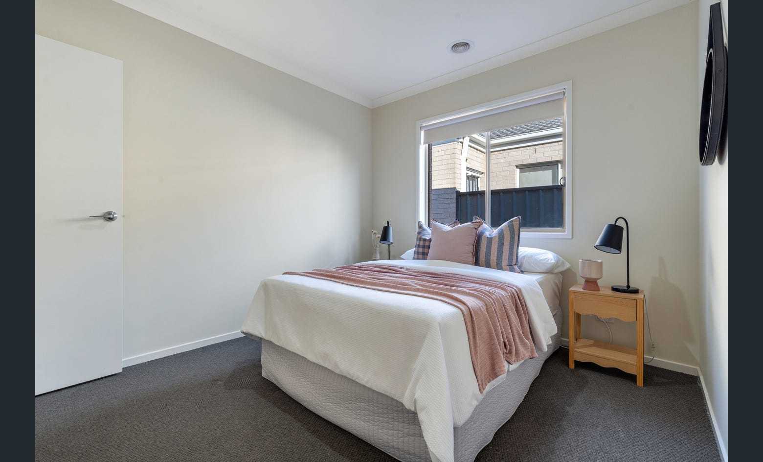 15 Woodgrove Street, Craigieburn, VIC 3064, Craigieburn - Thumbnail 6