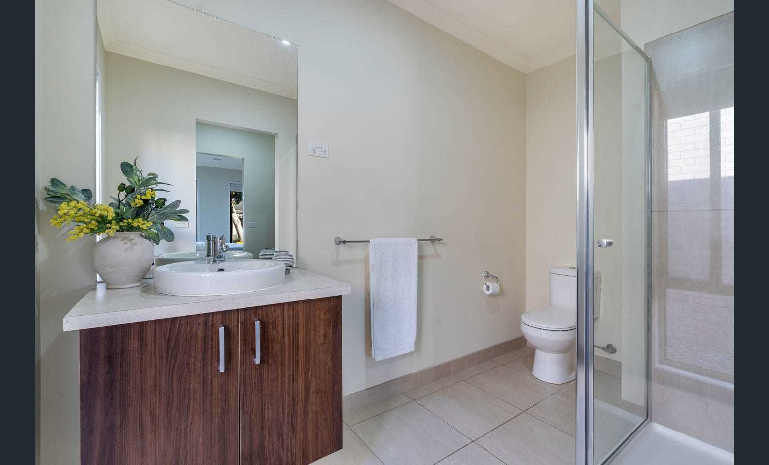15 Woodgrove Street, Craigieburn, VIC 3064, Craigieburn - Thumbnail 8