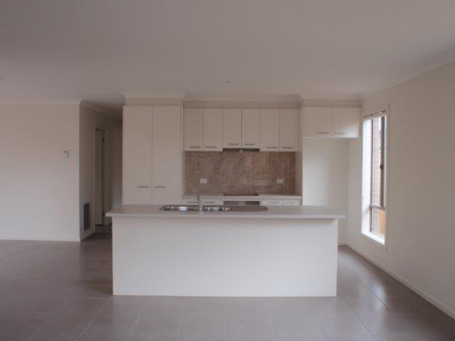 15 Wurrook Circuit, North Geelong, VIC 3215, North Geelong - Thumbnail 3