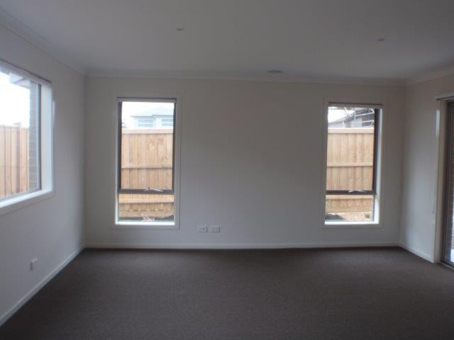 15 Wurrook Circuit, North Geelong, VIC 3215, North Geelong - Thumbnail 4