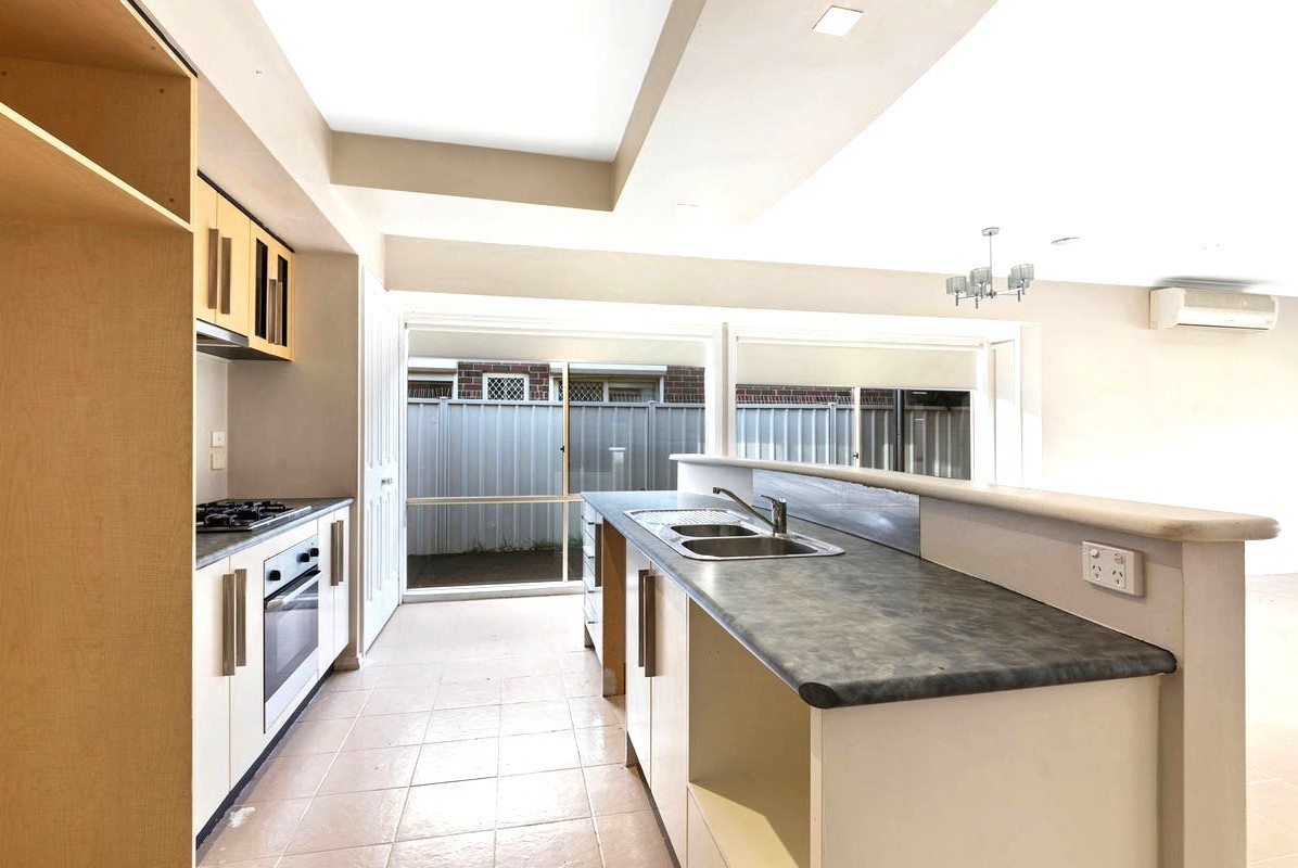 15 Wyperfeld Circuit, Caroline Springs, VIC 3023 - Thumbnail 2 - 23/03/2026