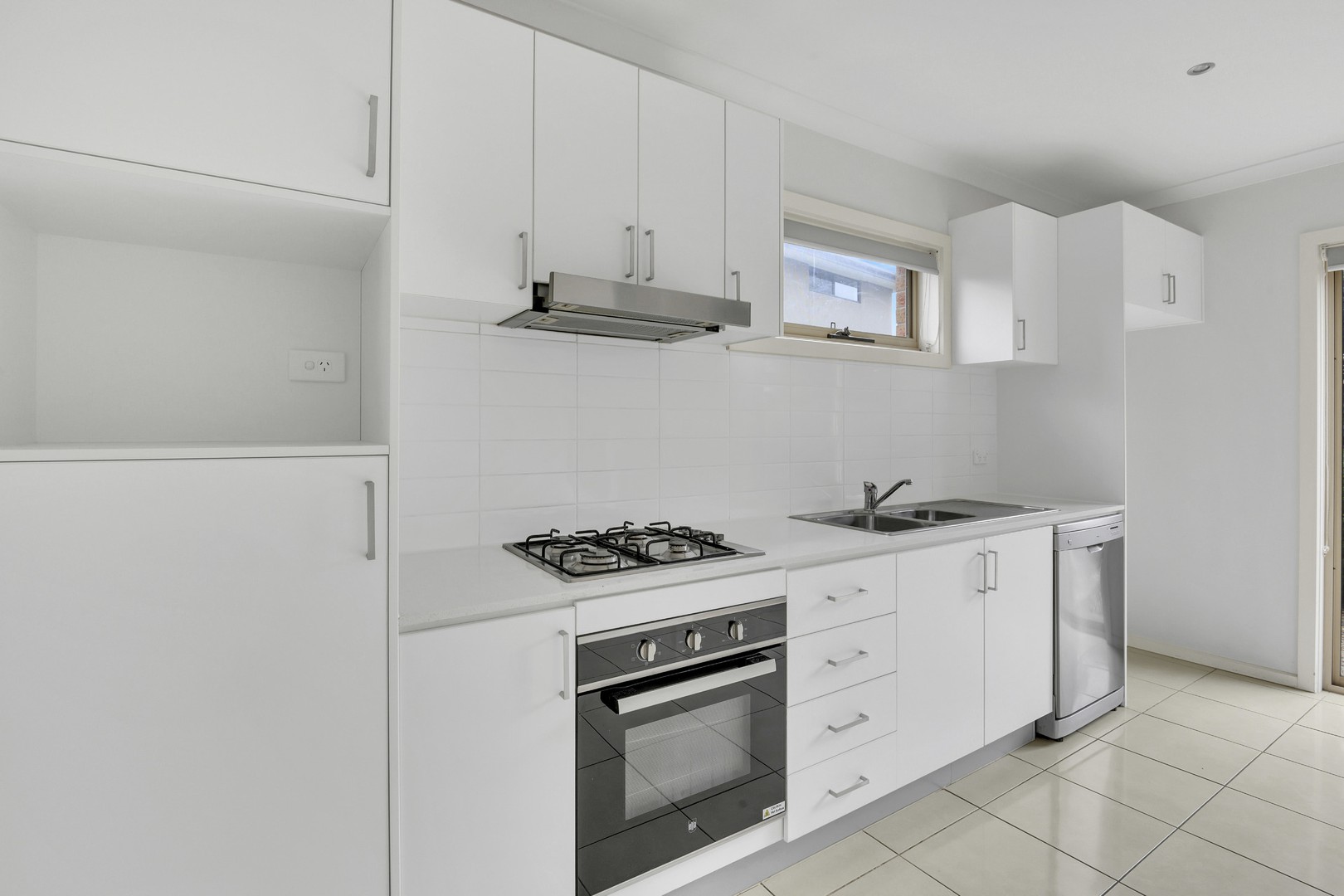 15 Zest Road, Craigieburn, VIC 3064 - Thumbnail 2 - 30/04/2025