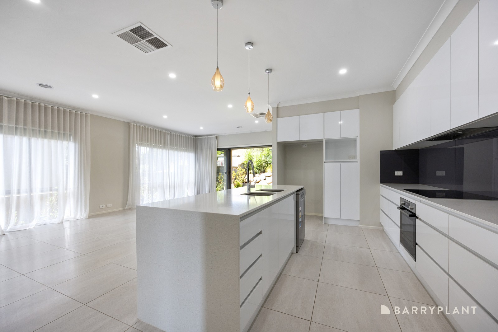 150 Botanica Drive, Chirnside Park, VIC 3116 - Thumbnail 2 - 02/04/2026