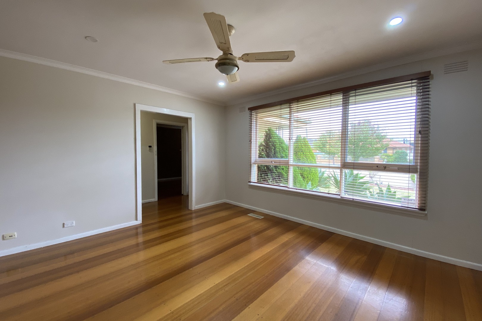 154 Broadhurst Avenue, Reservoir, VIC 3073, Reservoir - Thumbnail 5