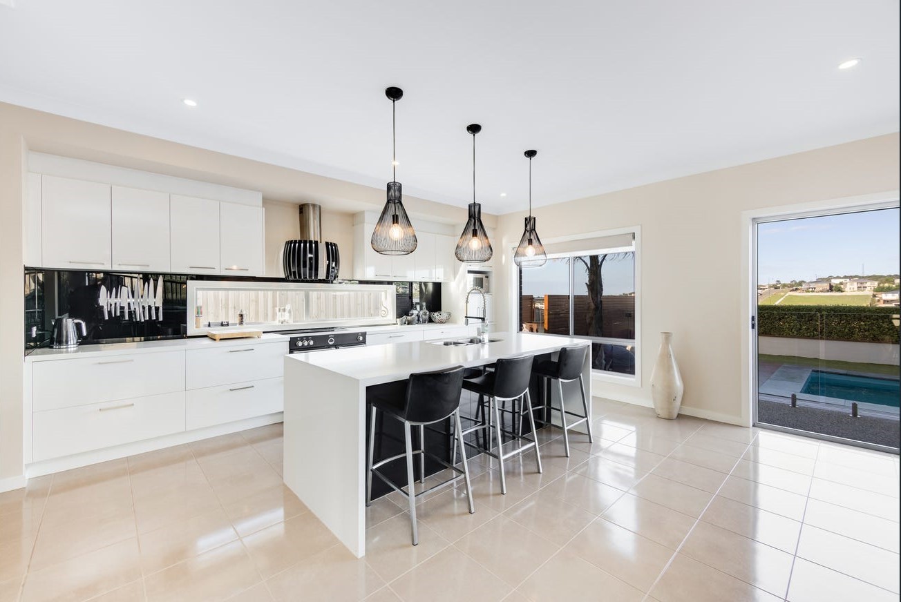154 Grantham Drive, Highton, VIC 3216, Highton - Thumbnail 5