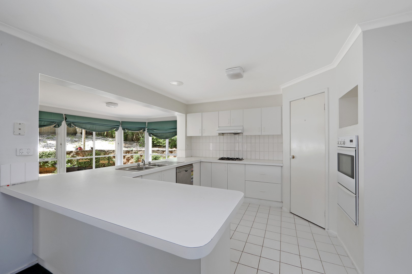 156 Turramurra Drive, Rowville, VIC 3178 - Thumbnail 2 - 12/10/2021