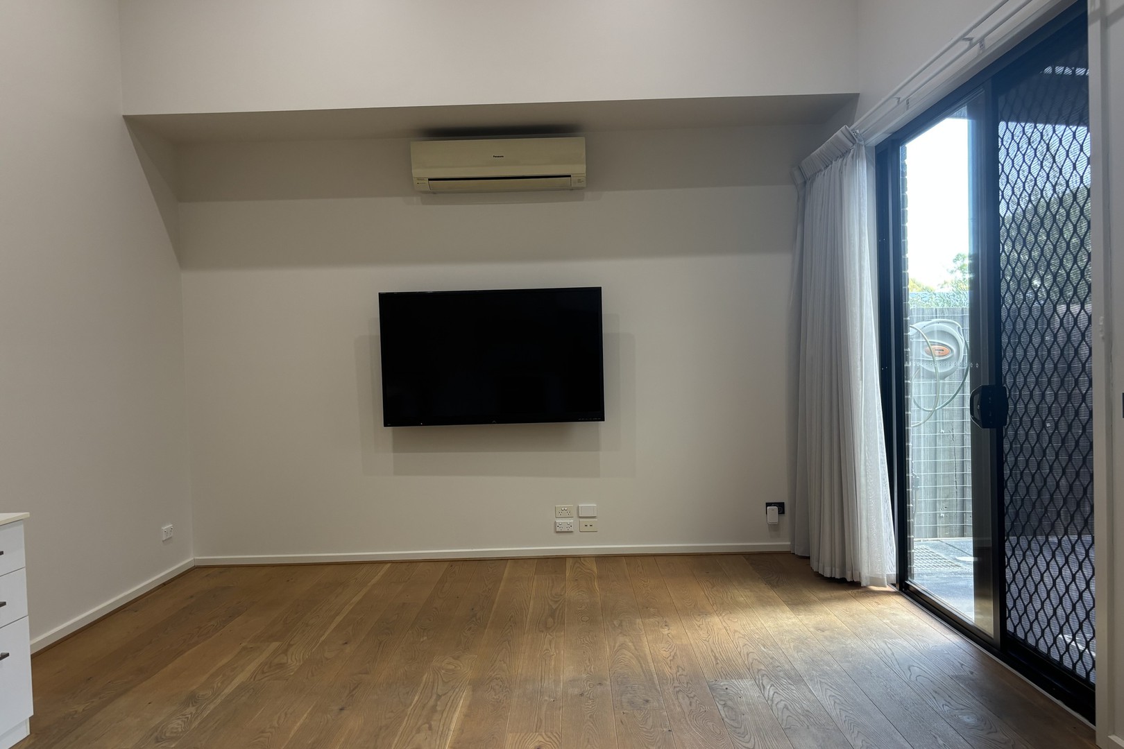 15A Churchill Avenue, Reservoir, VIC 3073, Reservoir - Thumbnail 3