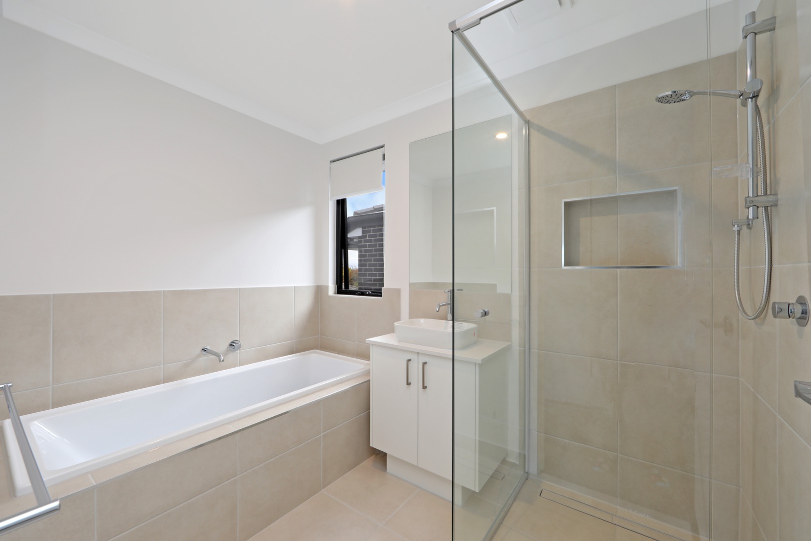 15A White  Road, Wantirna South, VIC 3152 - Thumbnail 2 - 10/10/2023