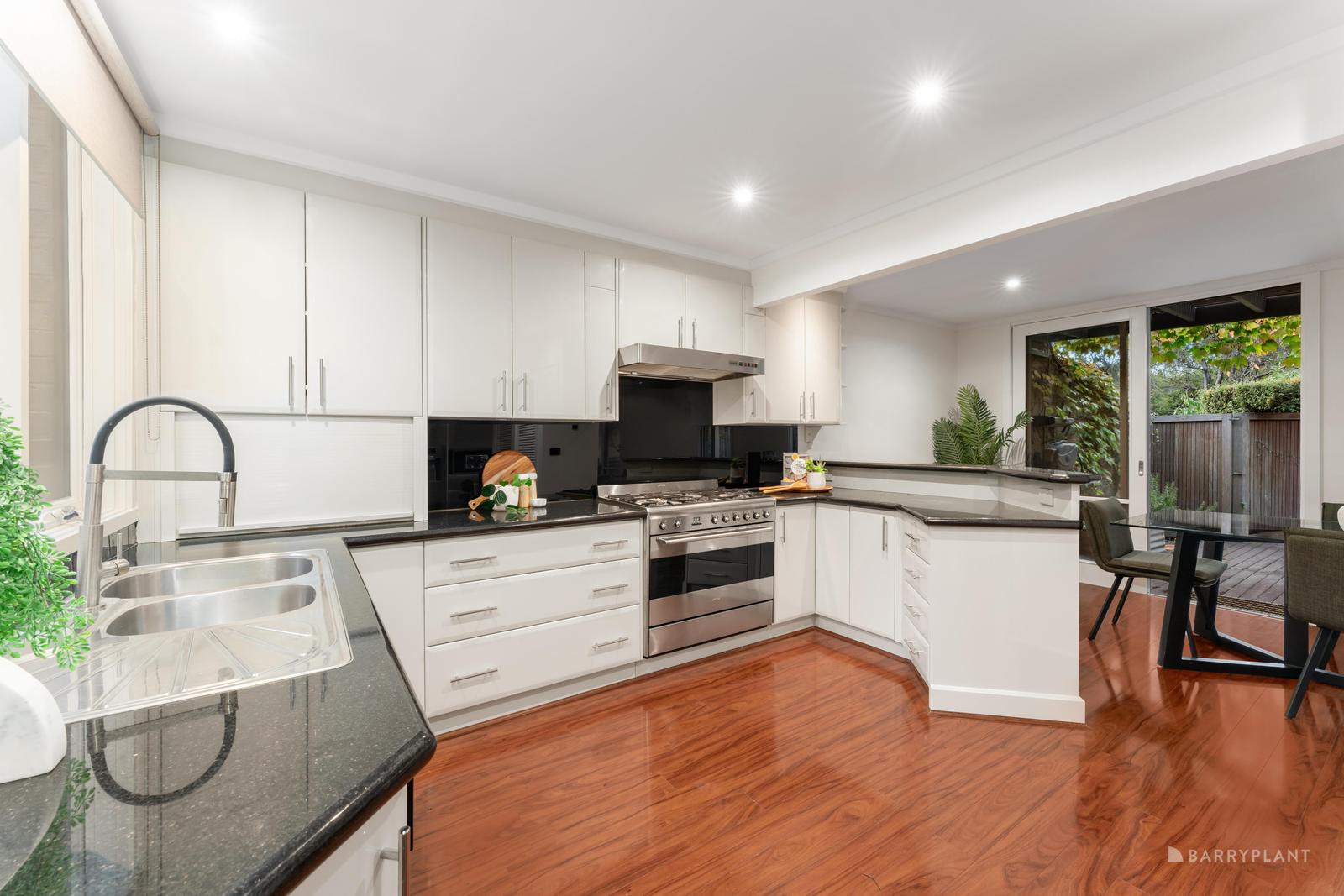 16/18 Peter Street, Doncaster East, VIC 3109, Doncaster East - Thumbnail 2