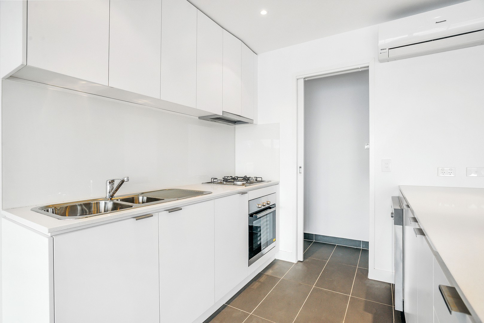 16/217-219 Watton Street, Werribee, VIC 3030 - Thumbnail 2 - 21/10/2021