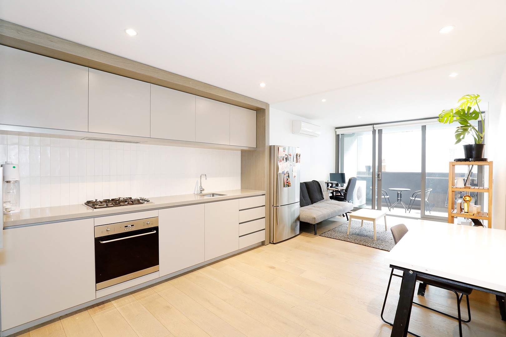 16/22 Leonard Crescent, Ascot Vale, VIC 3032 - Thumbnail 2 - 29/11/2021