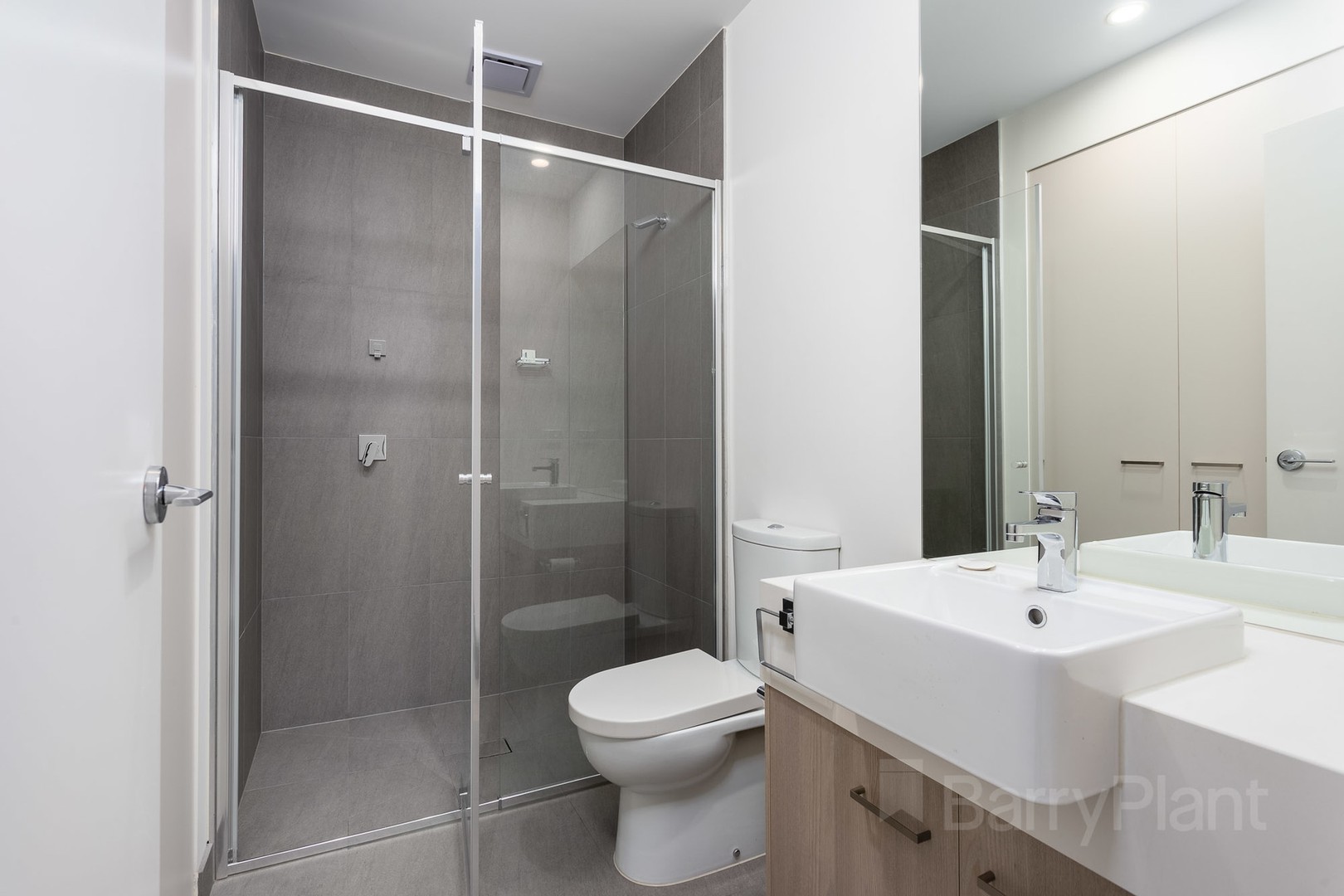 16/47 Waterhaven Boulevard, Point Cook, VIC 3030, Point Cook - Thumbnail 4