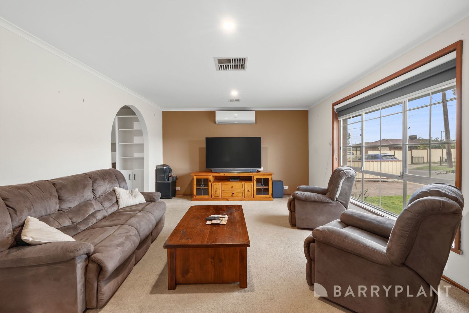 16 Albatross Avenue, Werribee, VIC 3030, Werribee - Thumbnail 3