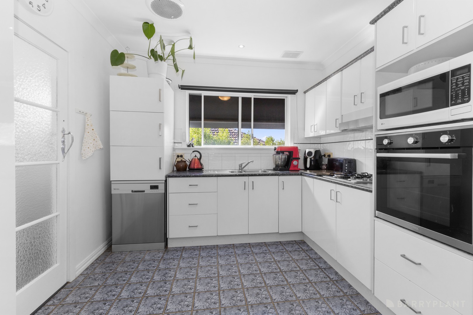 16 Almond Drive, Doveton, VIC 3177, Doveton - Thumbnail 5