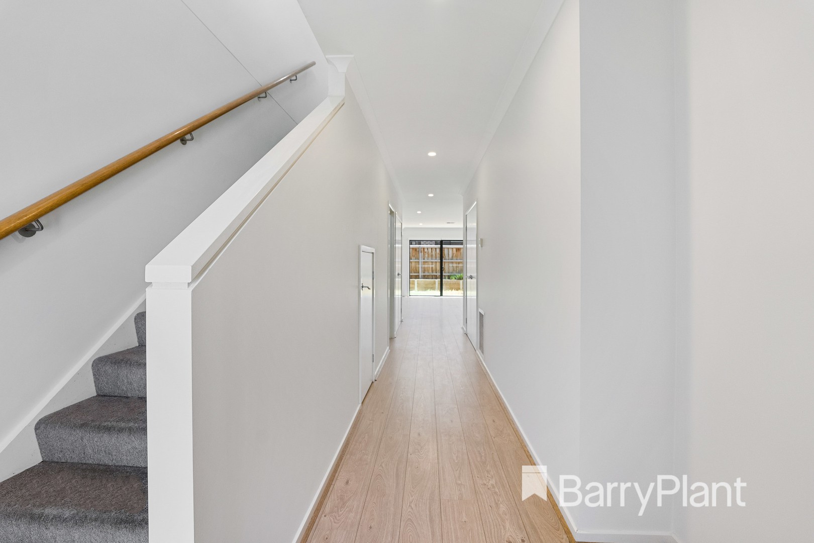16 Amaroo Walk, Werribee, VIC 3030, Werribee - Thumbnail 2