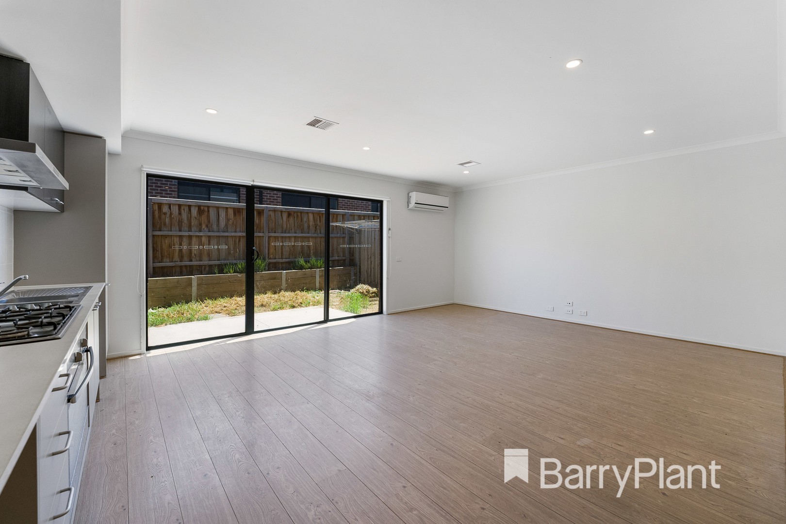 16 Amaroo Walk, Werribee, VIC 3030, Werribee - Thumbnail 5