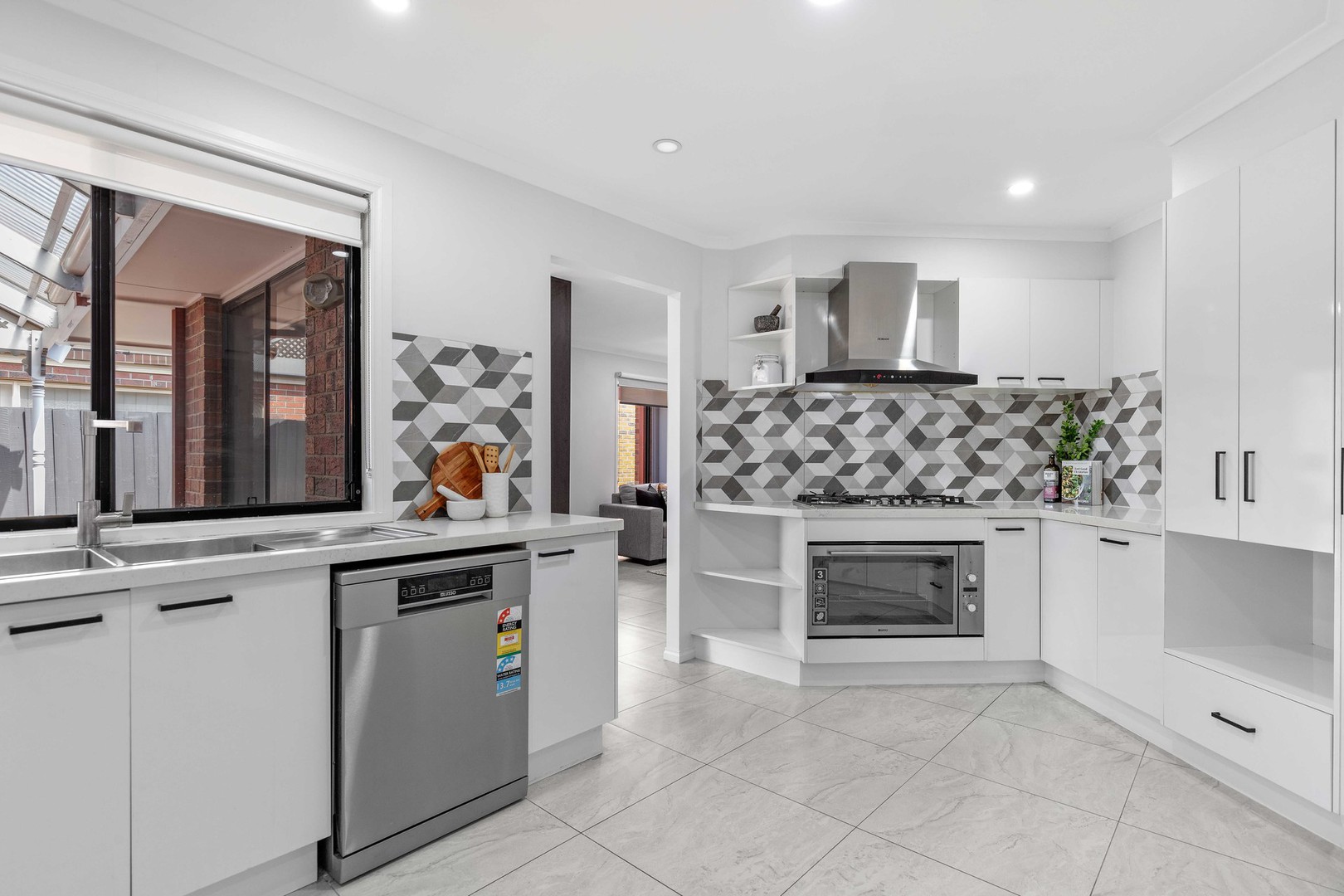 16 Aneta Avenue, Hillside, VIC 3037, Hillside - Thumbnail 8