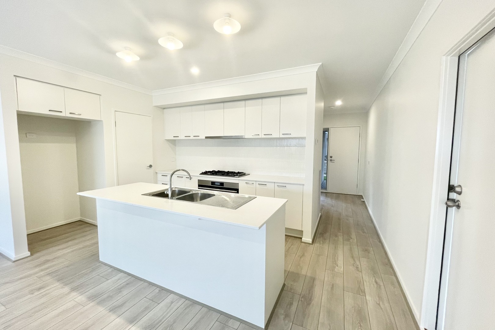 16 Apprentices Road, Sunbury, VIC 3429, Sunbury - Thumbnail 3