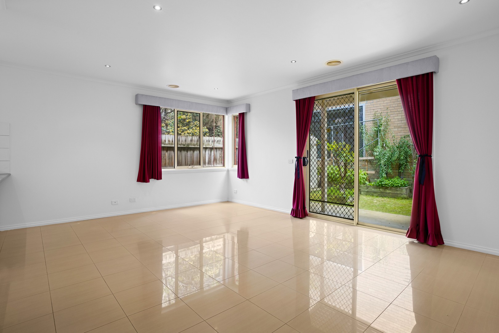 16 Arran Street, Seddon, VIC 3011 - Thumbnail 2 - 25/03/2024