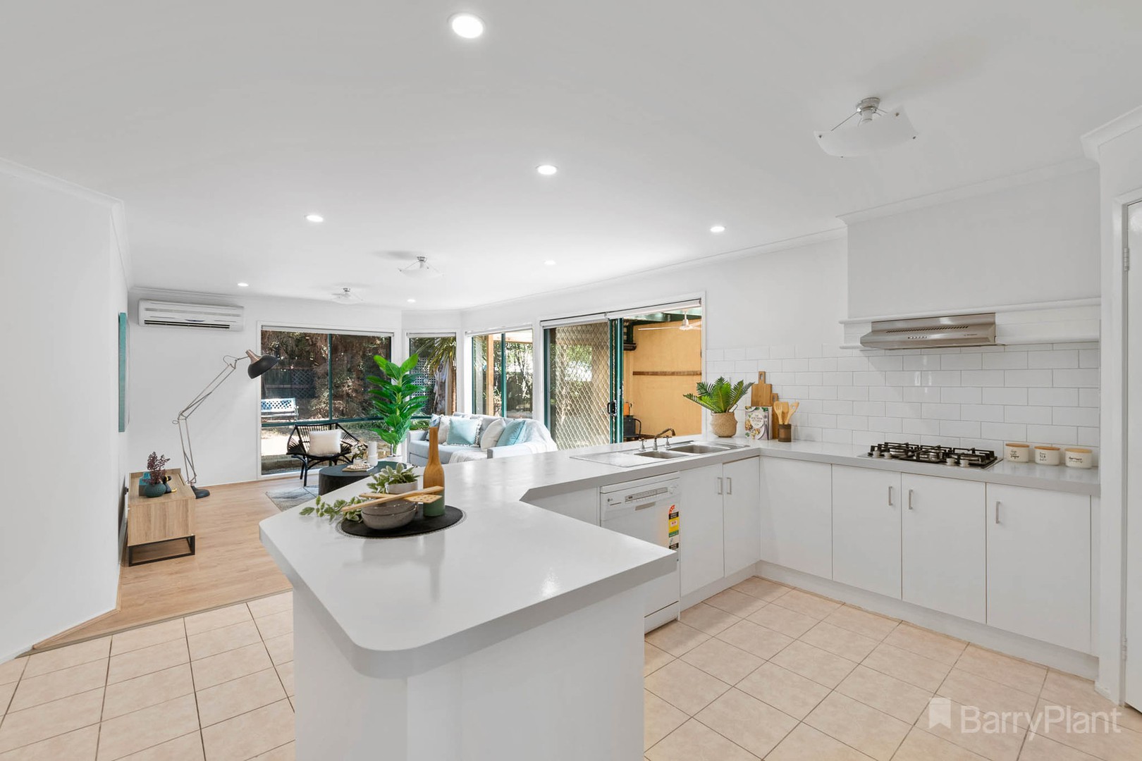 16 Ashton Rise, Narre Warren South, VIC 3805, Narre Warren South - Thumbnail 2